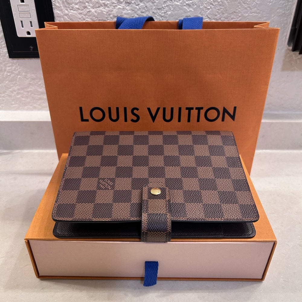 Louis Vuitton Medium Ring Agenda Cover
